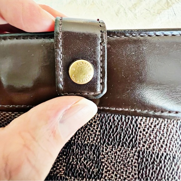 LOUIS VUITTON ~ Vintage Damier Ebene Compact Wallet ~ August 2000 - Picture 5 of 17